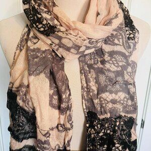 Vintage Lace-Inspired Scarf — Handmade Look (Late 1980s–Early 1990s, France/Ital